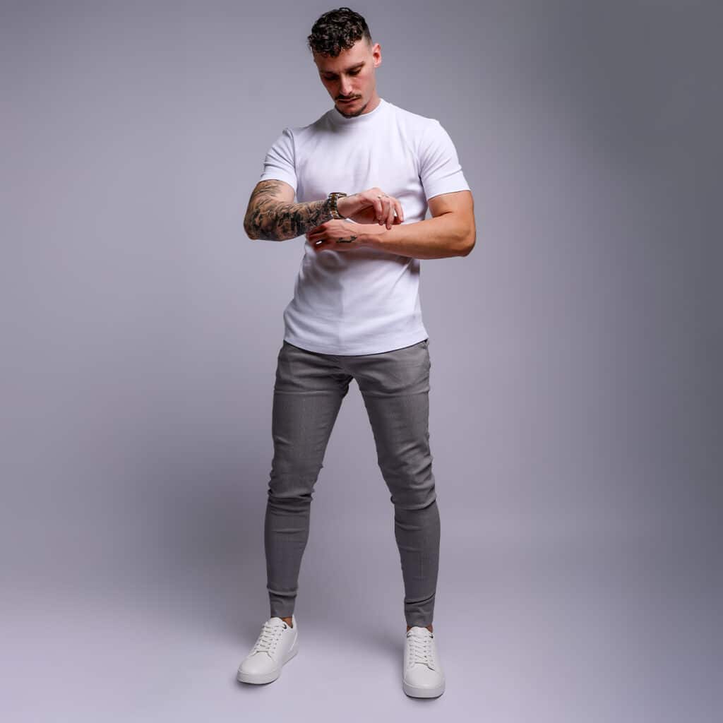 חולצה דגם חצי גולף שחורה