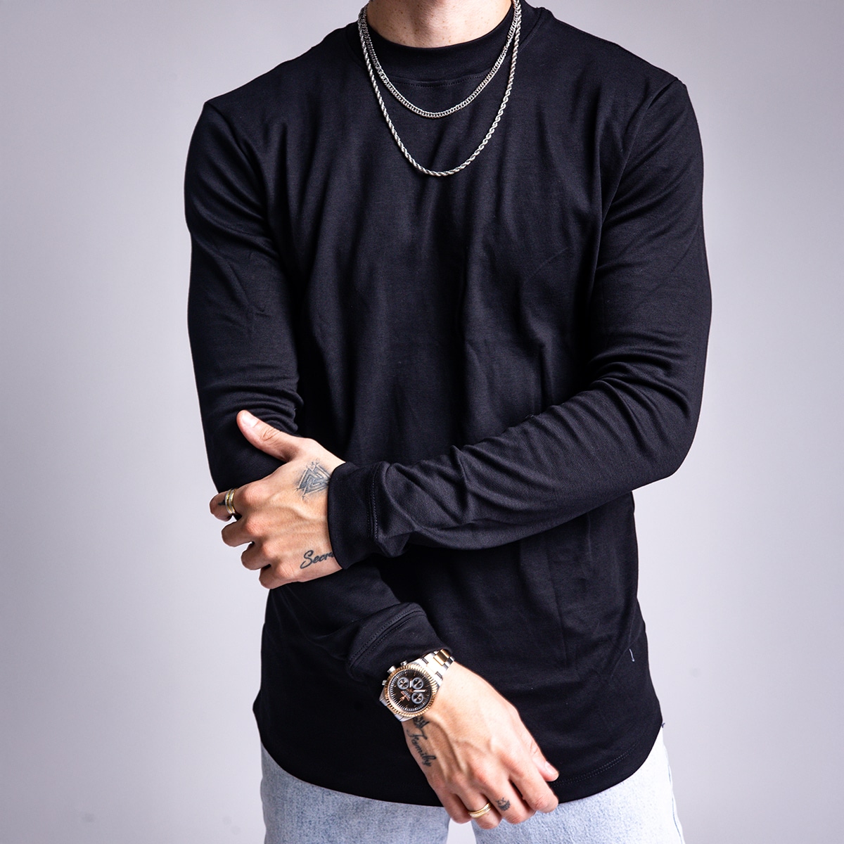 חולצת חצי גולף צמודה לגבר דגם רוני