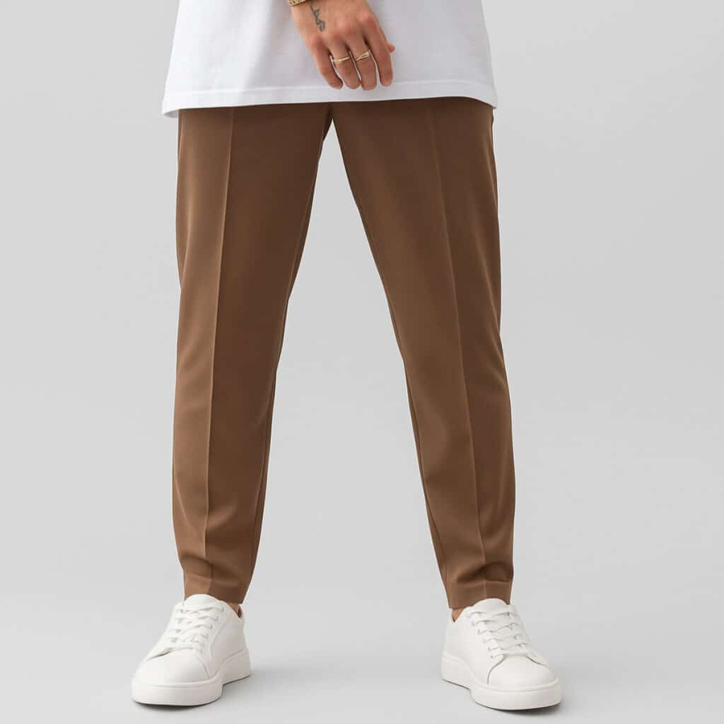 מכנס אלגנט מחויט בגזרה משוחררת - חום