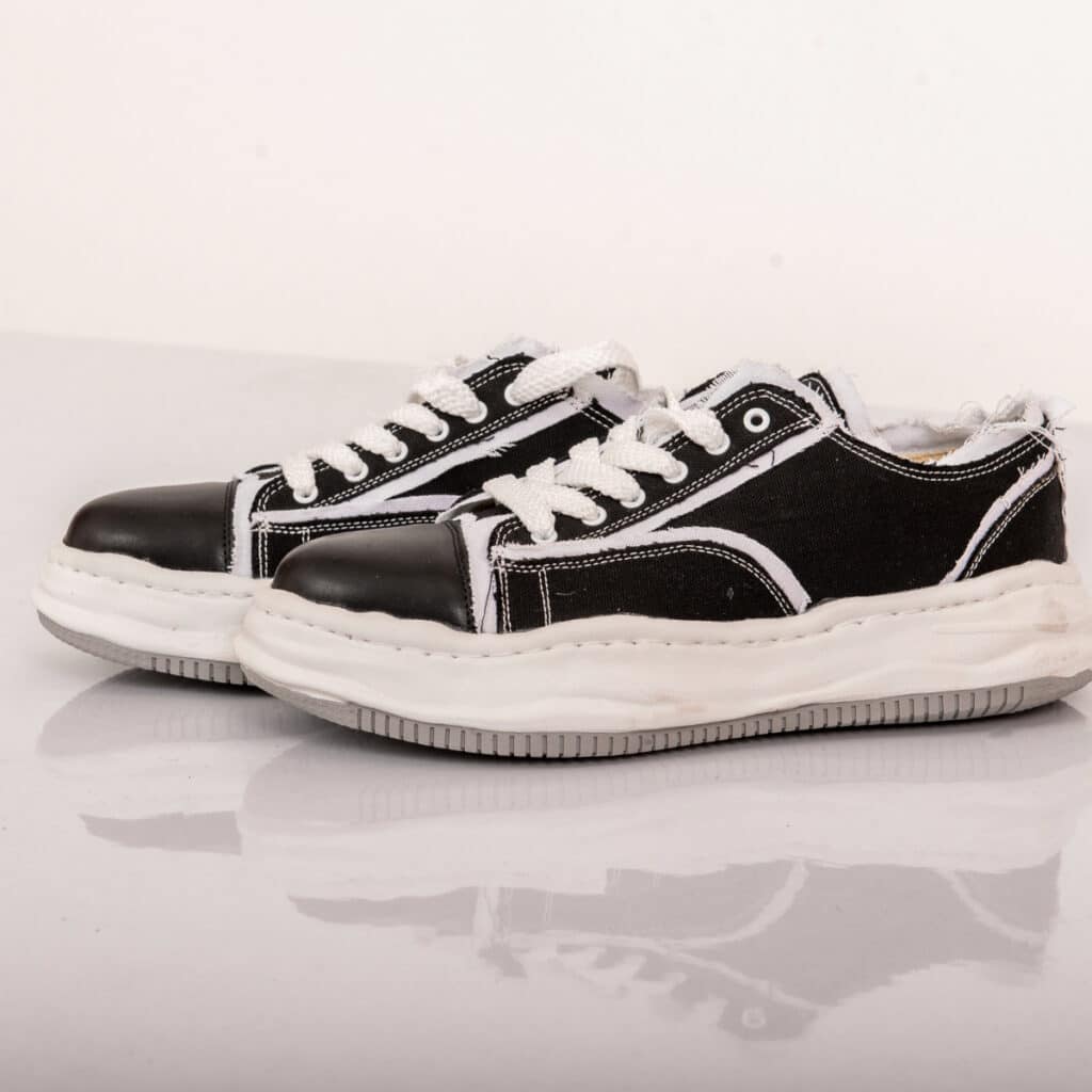 סניקרס לגבר דגם לבן פרום