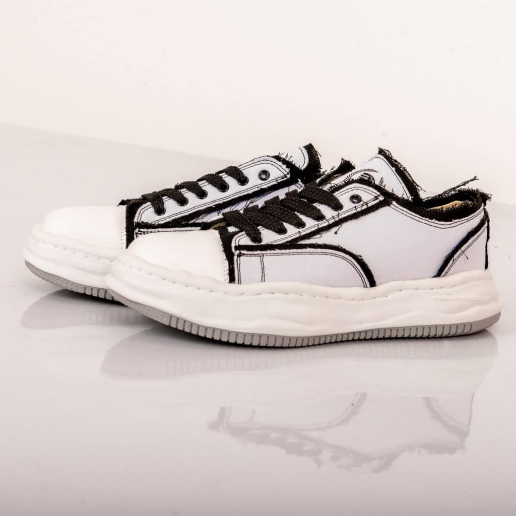 סניקרס לגבר דגם לבן פרום