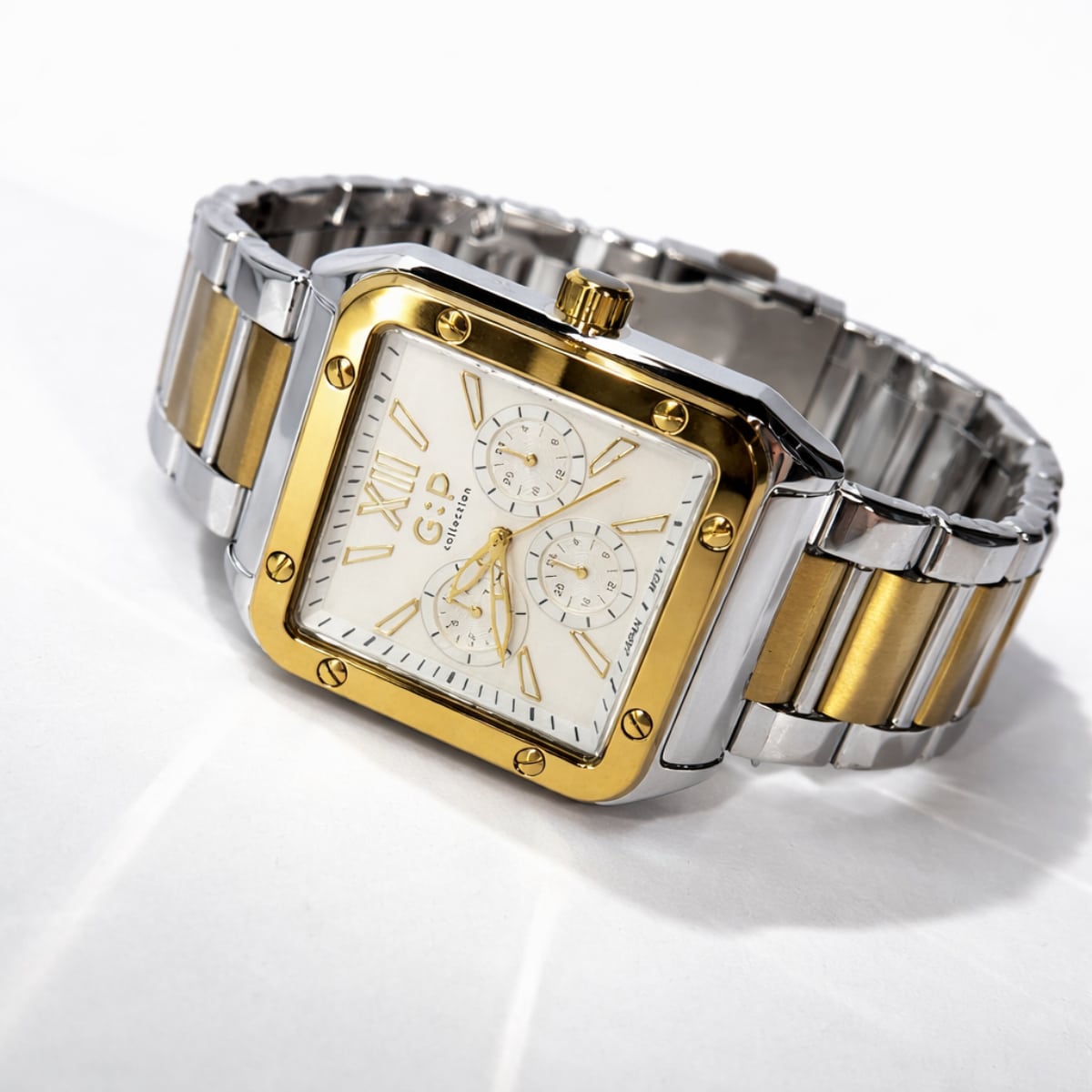 שעון לגבר דגם GP גולד סקוור