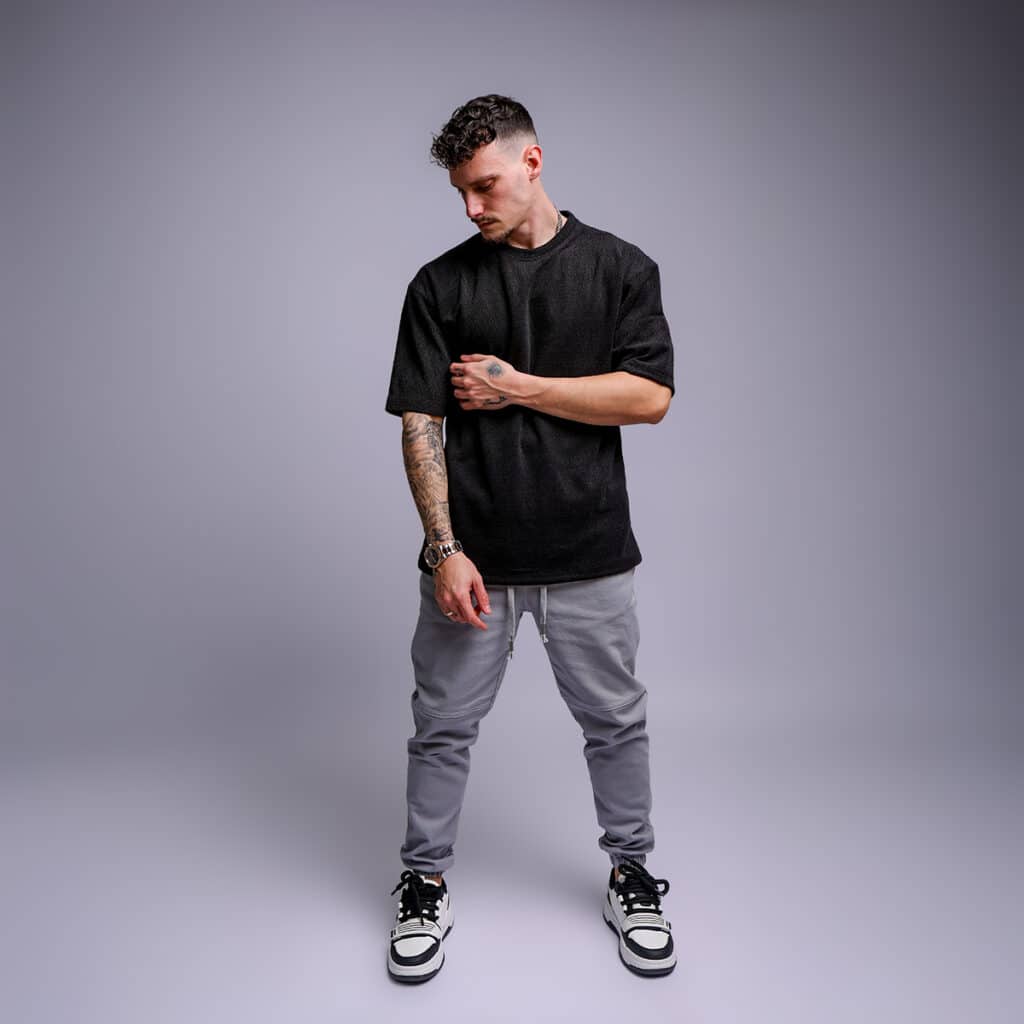 חולצת סריג לגבר אוברסייז – בד טקסטורה נושם