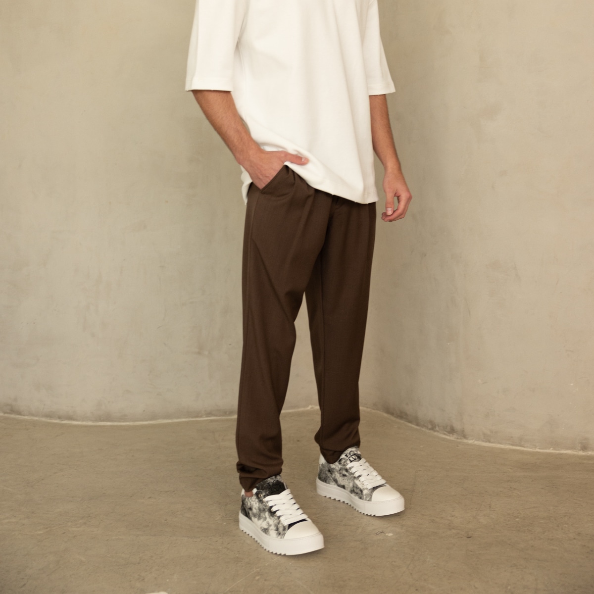 מכנס אלגנט לגבר – גזרה משוחררת עם קפל קדמי