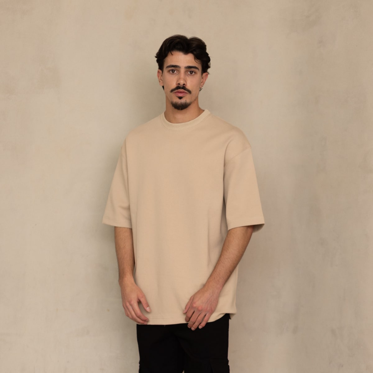 חולצת אוברסייז לגבר דגם פרימיום 360 גרם